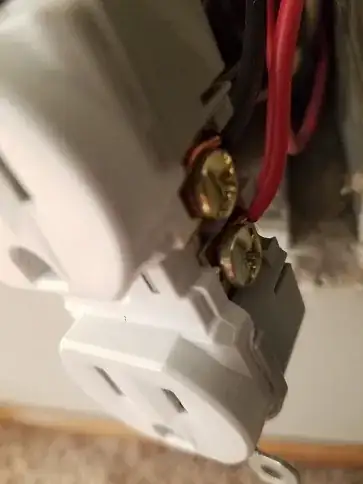 outlet hots, broken tab