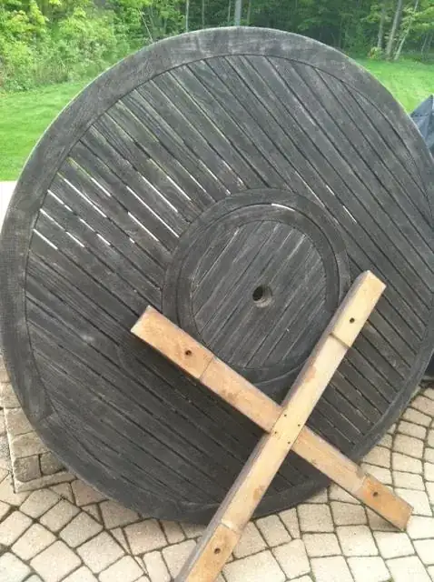 teak table with original color