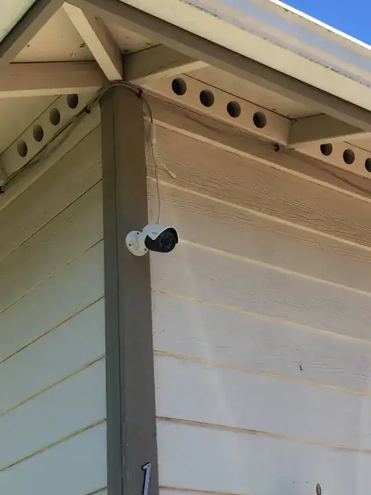 The cap, with the hole the screw/bolt goes through