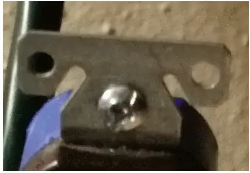 Original image of screw in yoke