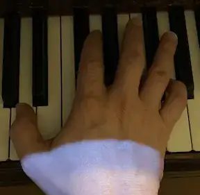 Finger 5 on G requires less hand position adjustment