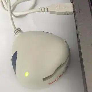 A pic of a Sandisk Imagemate (SDDR-09)