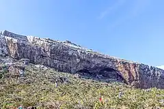 Hoq Cave