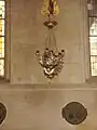 Censer/Eternal flame (in front of the Sakramentskapelle)