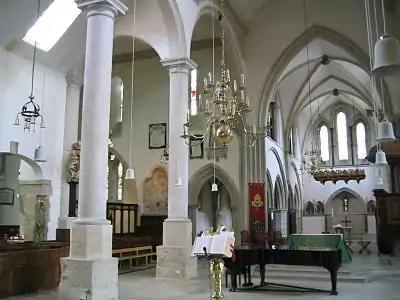Image 33The interior of Portsmouth Cathedral (from Portal:Hampshire/Selected pictures)