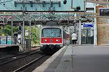 The station served by a MS 61 train (in 2009)