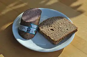 Frankfurter Zeppelinwurst&nbsp;[de] with brown bread