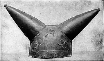 1911 Britannica-Archaeology-Bronze helmet.png