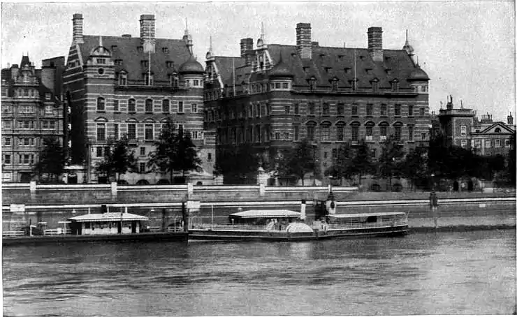 1911 Britannica-Architecture-Scotland Yard.png