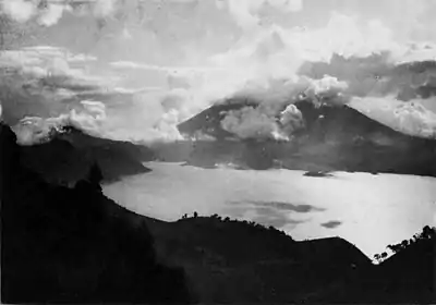 A glimpse of Guatemala 48 - Sunset, the Lake of Atitlan.jpg