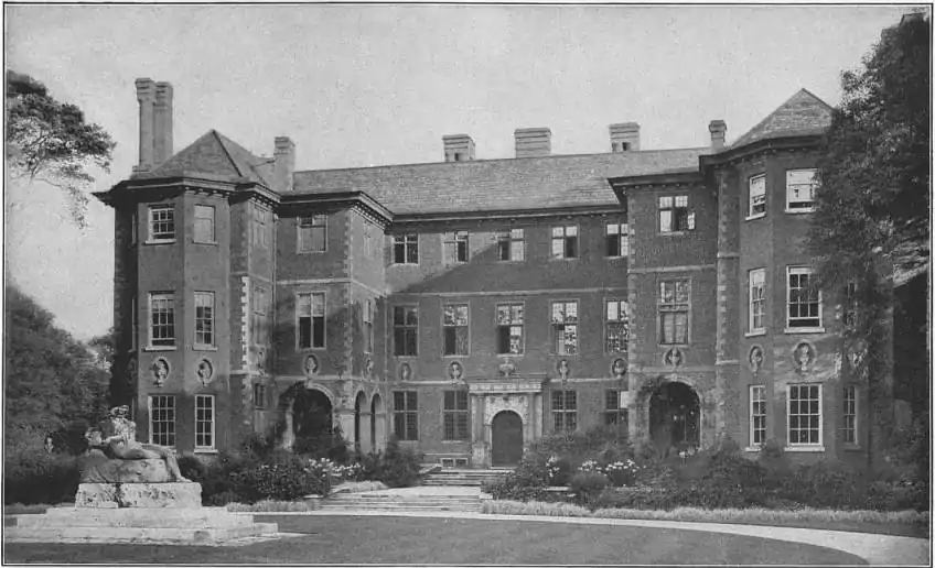 EB1911 - House Fig. 14.—Ham house, Petersham, 1610.jpg