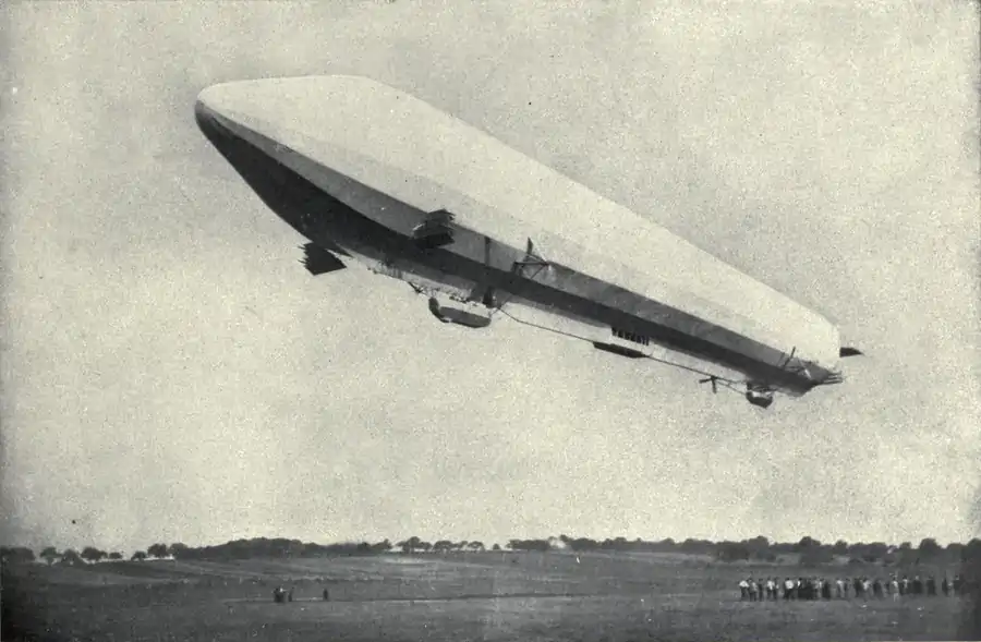 EB1911 Aeronautics Fig 2. - Zeppelin VII.png