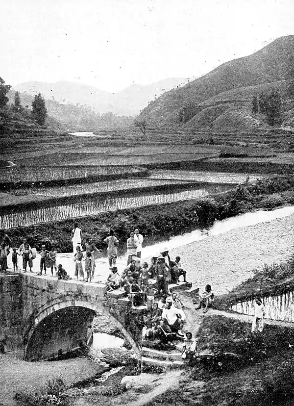 Farmers of forty centuries - Valley of terraced rice fields - Hunan province - China.jpg