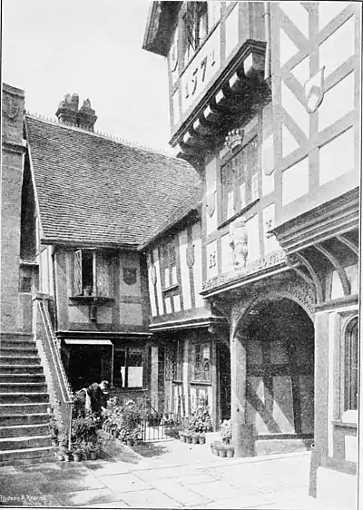 The Gateway, Leicester's Hospital, Warwick.jpg