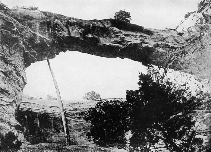 Utah - Cedar Cañon natural bridge.jpg